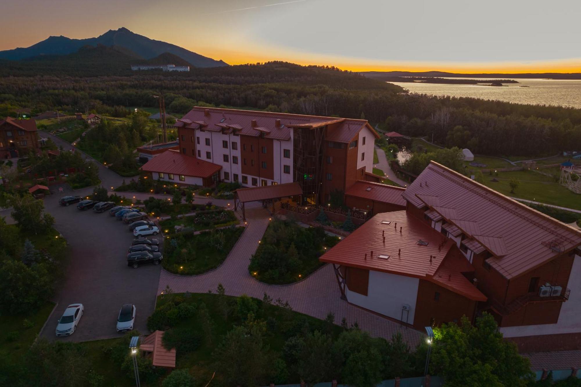 Terrassa Park Hotel Borovoje Eksteriør billede